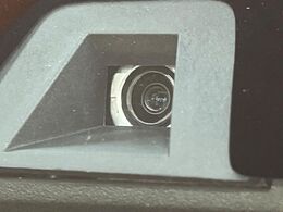 【スズキ　セーフティサポート】走行中に前方の車両等を認識し、衝突しそうな時は警報とブレーキで衝突回避と被害軽減をアシスト。より安全にドライブをお楽しみいただけます。