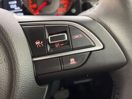 【アダプティブクルーズコントロール】高速道路での長距離走行が楽に！！自動で速度を保つクルーズコントロールが、衝突軽減システムと連携し、前方の車両を感知して車間を保つように速度調節してくれます！！