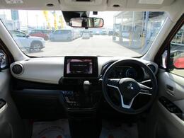 広いフロントガラスで視界も良好です！