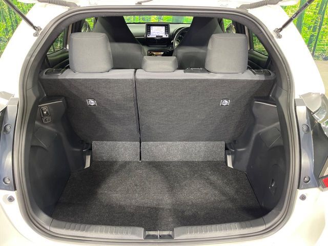 ドライバーによって運転しやすいポジションは異なり、あの車はどうなのか不安なこともありますよね。気になるお車は店頭で乗り込んでご確認いただけます♪