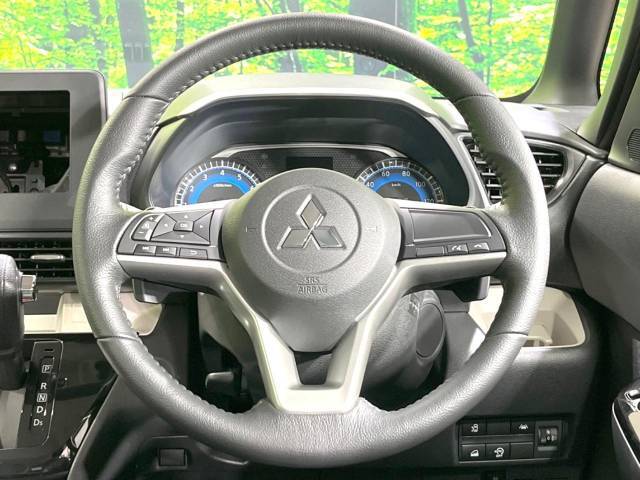 【純正革巻きステアリング】上質な革を使用することで、手にしっかり馴染みとても運転しやすいハンドルです♪