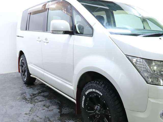 お客様の理想を形にした、唯一無二の愛車を一緒に作り上げていきましょう。愛情を込めたカスタマイズをお届けします。