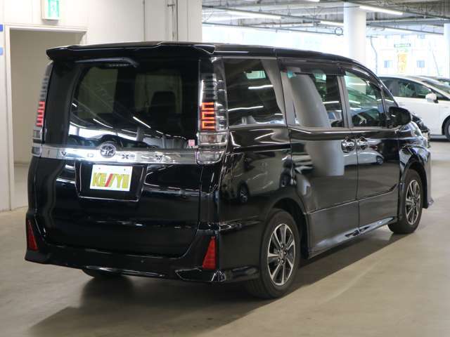 自社陸運局指定工場完備！国家資格車検検査員資格を持った整備士による整備。走行に関係のない所も不具合箇所があれば修理してお渡しいたします。