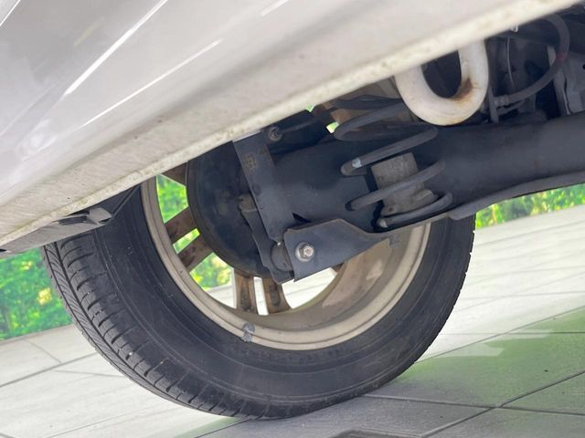 お車を安心してお乗りいただく為には、足回りの定期点検が欠かせません。サービスサポート（有償保証）では無料点検もご提供しており、安心のカーライフをお過ごしいただけるサポート体制が整っています。