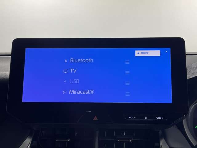 【Miracast】スマートフォンもしくはタブレットの画面を、ナビやオーディオ接続して表示させたり、音楽を聴いたりできます！退屈な通勤も楽しみになりますね♪