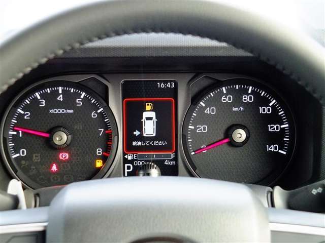 メーターも見やすく安全運転をサポートいたします！