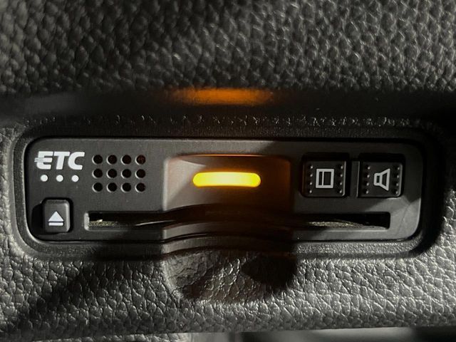 【ETC】高速道路の料金所をストレスなく通過！話題のスポットやサービスエリアに多い「スマートIC」利用時は必須のアイテムです。当店でセットアップを実施、ご納車当日からすぐにご利用いただけます！