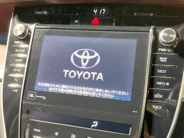 【純正ナビ】人気の純正ナビを装備しております。ナビの使いやすさはもちろん、オーディオ機能も充実！キャンプや旅行はもちろん、通勤や買い物など普段のドライブも楽しくなるはず♪