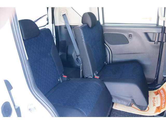 後部座席も用途に合わせて前後スライド可能で使いやすい！