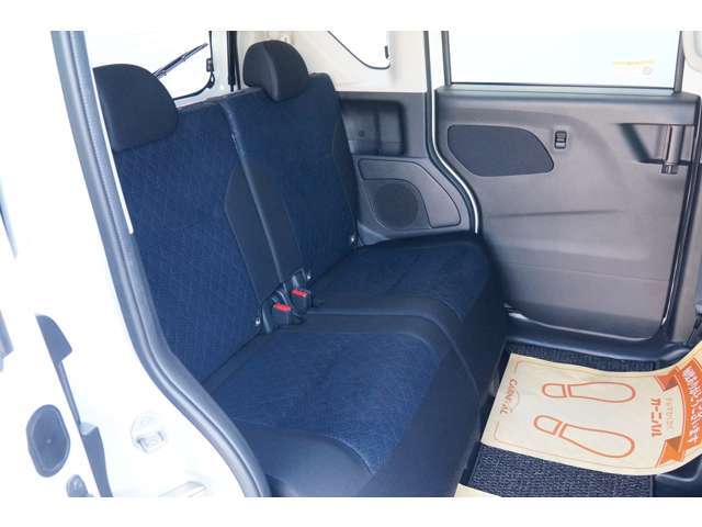 足元広々の後部座席！ゆったりくつろげます