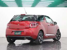 フルセグナビ　Bluetooth　ETC　USB入力　Cセンサー　HIDヘッドライト　純正AW　アイドリングストップ　衝突被害軽減ブレーキ　オートライト　オートエアコン　クルーズコントロール