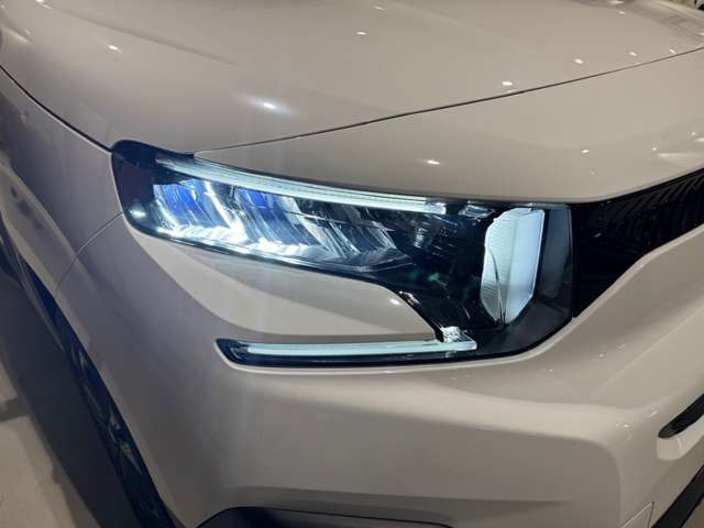 ヘッドライトはLEDが標準装備です。