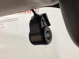 当店はメーカー直営のダイハツ正規ディーラーです。厳選された中古車をきっちりと整備してお納めいたしますので、安心のカーライフをご堪能いただけます☆