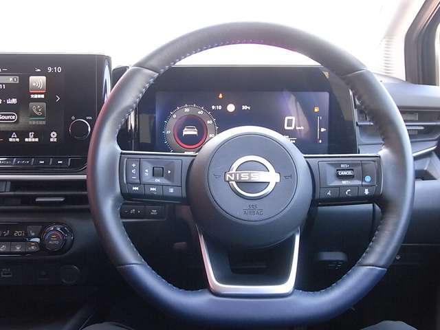 全国販売可能です。日産の整備士が車検整備や法定点検を行っておりますので安心してお乗りいただけます。また1年間の保証付で保証整備は全国の日産系ディーラーで受けていただけます。