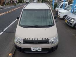 大きな傷凹みもなくキレイな車です！