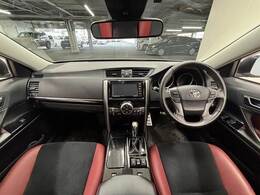 見通しの良いコックピットは普段のドライブに最適。運転しやすいお車となります。