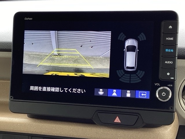 バックカメラも装備しております。車庫入れの苦手なお客様も安心！重宝してくれます！
