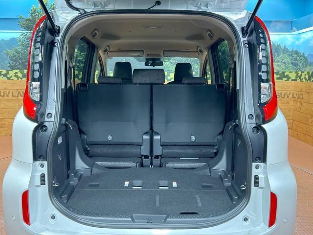 積み下ろしのしやすいデッキにはたっぷりと荷物を積み込んでいただけます。遊びから仕事まで、様々なシーンで頼れます♪