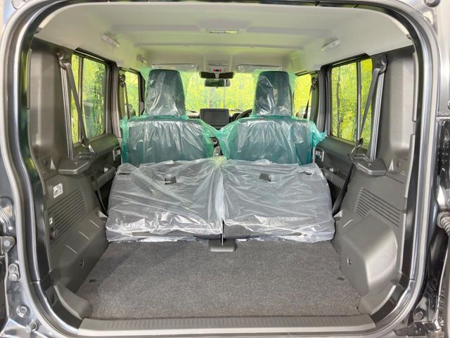 普段のお買い物や通勤、送迎等に十分な荷室スペースを確保しております。セカンドシートを倒すと、大きな荷物の積載も可能です♪