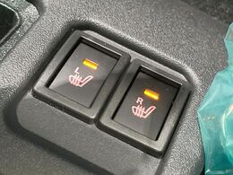 【シートヒーター】寒い日に重宝するシートヒーター！エアコンより早く温まってくれるので寒がりの人も安心ですね♪エアコンの温風は乾燥するから苦手、という方にもをおすすめです。
