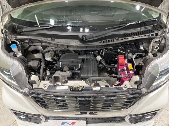 親切・丁寧な専門メカニックスタッフが応対！・車検・点検整備・事故等の修理などアフターサービスも安心。お車のカスタマイズもネクステージのサービススタッフまでご相談ください！