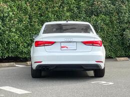 10分程度の試乗コースがございます。道幅も広く走りやすいコースですので、アウディの走行安定性、静粛性をぜひ感じてください。