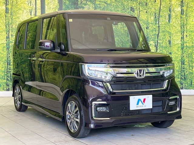 大好評のボディコーティング「弾スプラッシュコート」もご納車までに施工可能。通常のガラスコートと異なる、耐久年数6年の無機質ガラスコーティングが、ボディをキレイな状態に保ってくれます。