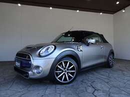 全国納車可能で御座います。納車方法及び費用に付きましては、気軽にコーディネーターまでご相談下さいませ。遠方のご納車際も我々がしっかりサポートさせて頂きます。お気軽にスタッフまでご相談下さいませ。