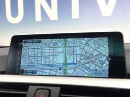●純正ナビ:一体感のあるナビは、高級感ある車内を演出してくれます。Bluetooth再生などオーディオ機能も充実しておりますので、運転もより楽しめます♪