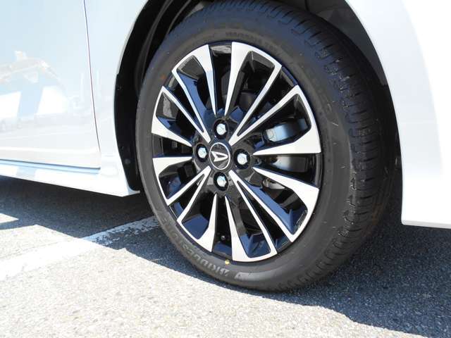 純正15インチアルミホイール☆タイヤサイズは165/55R15です♪
