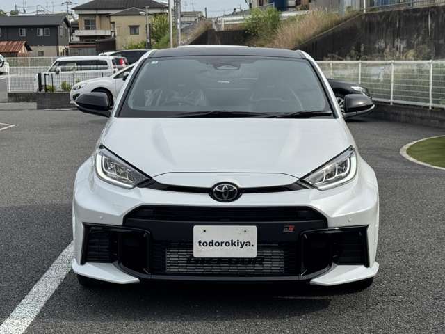 ヘッドライトも曇りなくキレイな状態です。お電話でのお問い合わせは、直通連絡先090-3728-2382まで！！