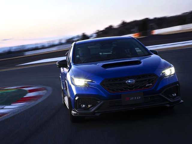 あなたの思いのままの走りを叶え、動き出した瞬間から感動できるクルマ『S210』正真正銘のレーシングカーを意のままに操れるその気持ちよさ！全世界が羨望する「黎明」の眩しい輝きは、永久に放ち続けられるだろう。