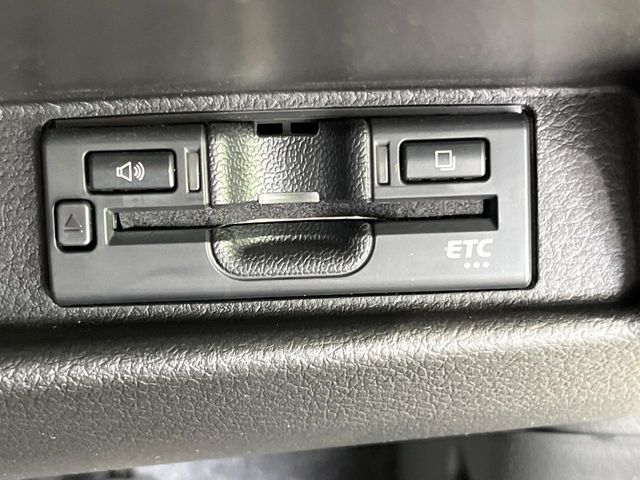 【ETC】高速道路の料金所をストレスなく通過！話題のスポットやサービスエリアに多い「スマートIC」利用時は必須のアイテムです。当店でセットアップを実施、ご納車当日からすぐにご利用いただけます！