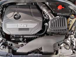 【BMWエンジン】革新的なガソリン・エンジン・テクノロジーによる高性能かつ高効率。レスポンスの良いパワーを発揮。常にスムーズな吸気を実現しアクセル開度にダイレクトに反応しドライビングを楽しく演出。
