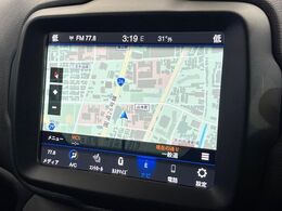 ●純正ナビ:一体感のあるナビは、高級感ある車内を演出してくれます。オーディオ機能も充実しておりますので、運転もより楽しめます♪