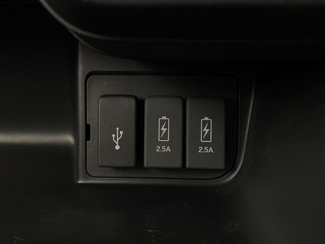 【運転席操作部】快適なドライブを楽しむための機能が装備されています！運転席から触れるので、使いやすいです！除菌プランいれていただくと、さらに清潔で安心していただけます！