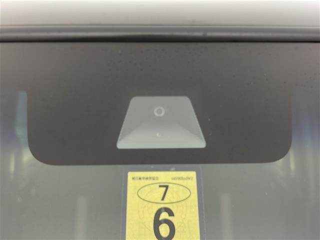 【ドライブレコーダー】映像・音声などの運転中の記録を残します。事故などを起こした起こされた時の証拠になりえますので、もしも時でも安心ですね。