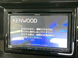 【ナビゲーション】目的地までしっかり案内してくれる使いやすいナビ。Bluetooth接続すればお持ちのスマホやMP3プレイヤーの音楽を再生可能！毎日の運転がさらに楽しくなります！！