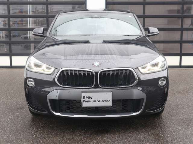 BMWのまさに「顔」ともいえる「キドニー・グリル」は、他の追随を許さない存在感を誇り、「キドニー・グリル」を見かけただけでBMWの風格を感じさせます！！