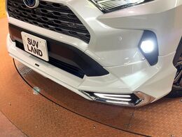 【モデリスタエアロ】人気のモデリスタエアロを装着！クルマの外観がよりスタイリッシュになり、街中で存在感あふれる1台に♪将来買い替える時にもリセールに影響しやすく、価値ある人気の装備です！