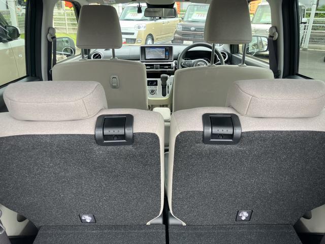 広々とした駐車場をご用意しておりますので、運転が苦手な方でもご安心ください。また、大型の屋根がございますので、雨に濡れることなくご移動できます。
