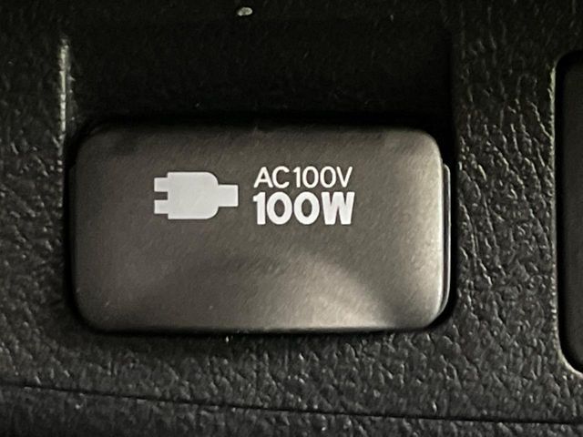 【アクセサリーコンセント】キャンプやスポーツ、アウトドアでのアクティビティはもちろん、災害・停電の際に助けにもなるAC100Vコンセントを装備♪ケータイやタブレット、ゲーム機器の充電にも