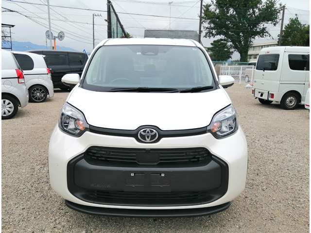 当店の在庫車両をご覧いただきありがとうございます。お車の状態をより知って頂くために、できるだけ多くの画像をご用意いたしました。お時間の許す限り、最後までお付き合いください。