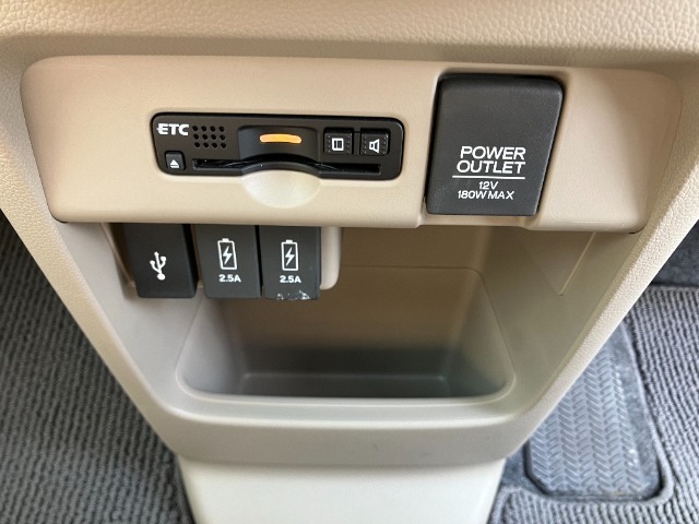 ETC車載器、USBジャック、アクセサリーソケット