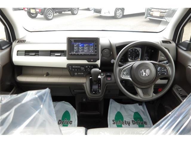 前席全体　目線も高く広い視界で安心して運転することができますね！