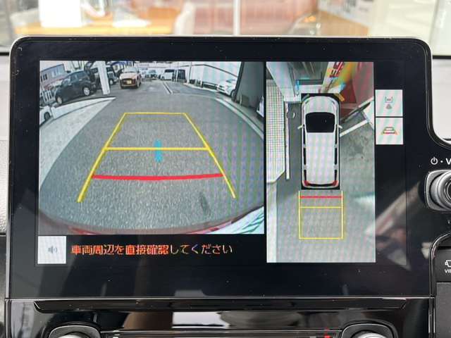 バックカメラ＋パノラミックビューモニター搭載のお車です！