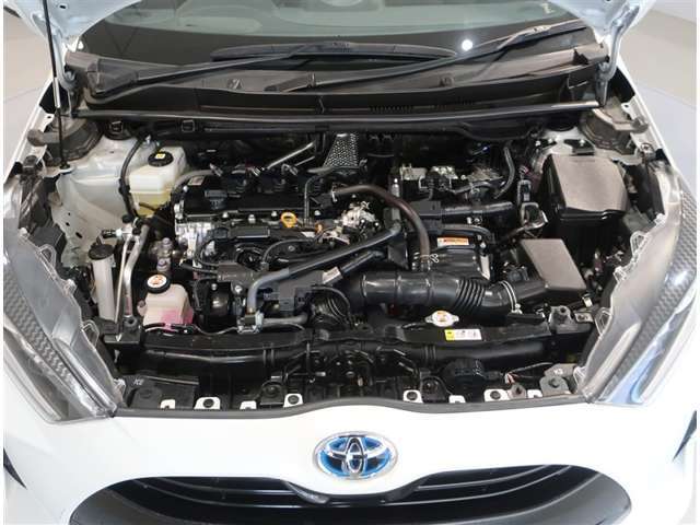 見えないところまで徹底洗浄！中古車をキレイで気持ちよくお乗りいただけるよう、内外装ともにしっかり「まるごとクリーニング」♪エンジンルームも施工済！