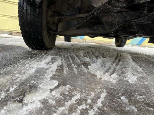 展示前の車内清掃に加えて、ご納車前にも入念な車輌洗車・車内清掃を実施いたします。