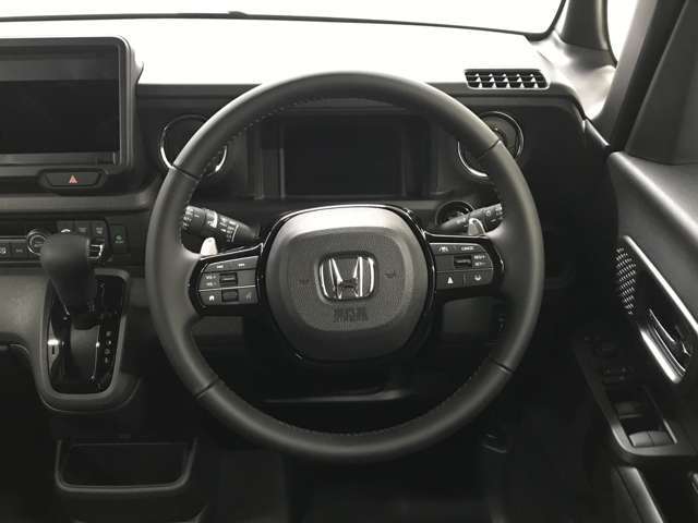 万が一に備えての代車も完備！代車にもナビやETC、バックカメラを装着！！さらに、無料貸し出し！
