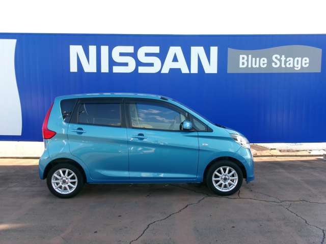 納車後1ヵ月後または1,000km走行後に無料点検！全国2,000以上の日産サービス工場で愛車をサポート致します！